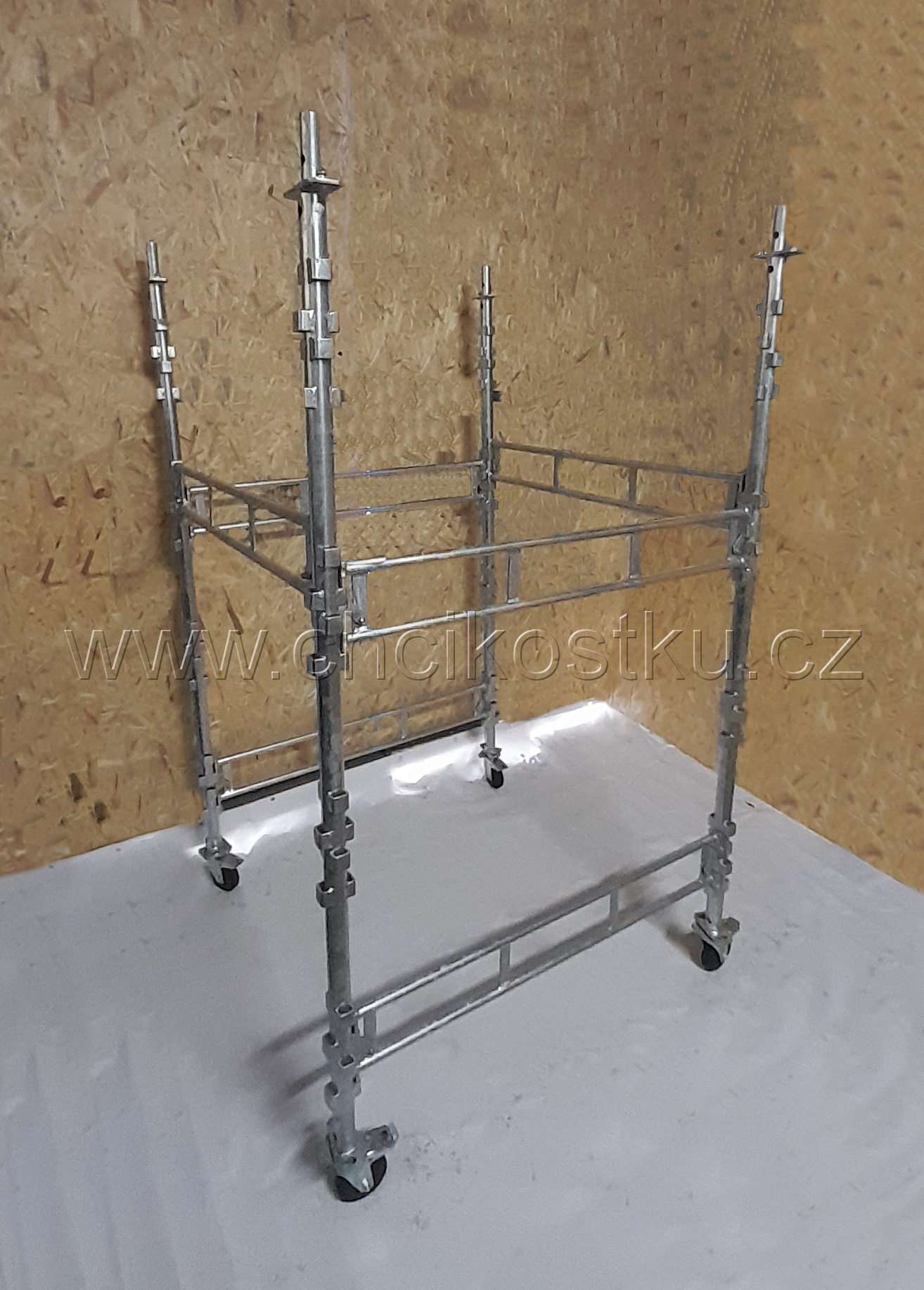 pojízdná kostka lešení 2,0x1,2x1,2 s podlážkami